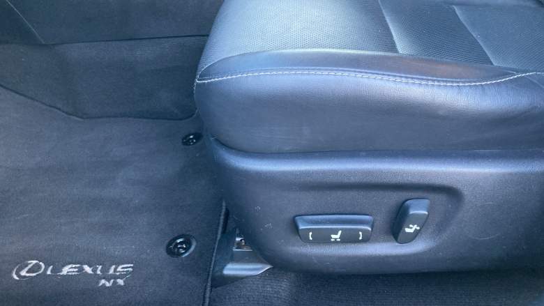 Lexus NX 300h 2.5 Luxury 5dr CVT [Premium Nav] Hybrid Estate